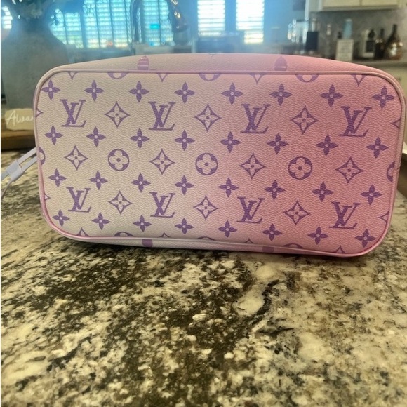 Louis Vuitton Neverfull MM Sunrise Pastel - Picture 8 of 15